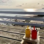 Blue Anchor House - Part Of The The Bay Filey Village With Pool, Gym And Direct Access, Pub, Restaurant, Tennis And Meadows Walks Holiday home *