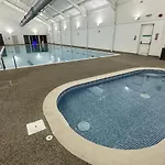 Feriehus Blue Anchor House - Part Of The The Bay Filey Village With Pool, Gym And Direct Access, Pub, Restaurant, Tennis And Meadows Walks Reighton