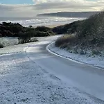 Blue Anchor House - Part Of The The Bay Filey Village With Pool, Gym And Direct Access, Pub, Restaurant, Tennis And Meadows Walks * Reighton