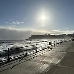 Blue Anchor House - Part Of The The Bay Filey Village With Pool, Gym And Direct Access, Pub, Restaurant, Tennis And Meadows Walks Feriehus *
