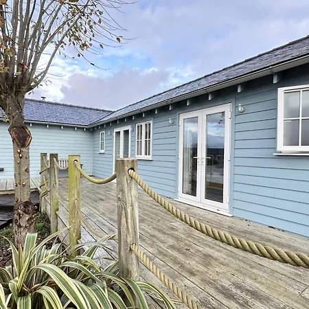 Blue Anchor House - Part Of The The Bay Filey Village With Pool, Gym And Direct Access, Pub, Restaurant, Tennis And Meadows Walks * Reighton