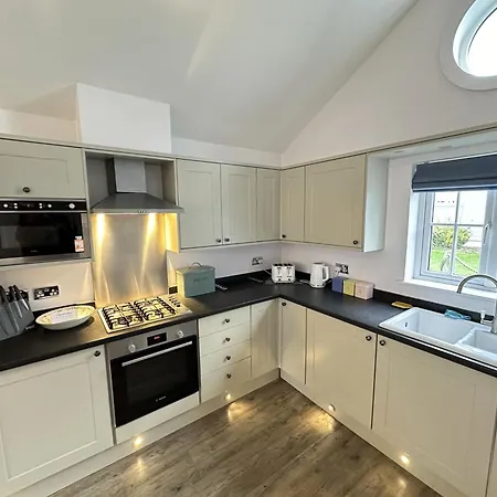 Сasa de vacaciones Blue Anchor House - Part Of The The Bay Filey Village With Pool, Gym And Direct Access, Pub, Restaurant, Tennis And Meadows Walks