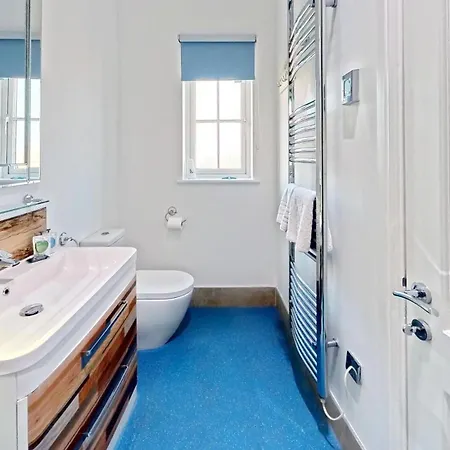 Blue Anchor House - Part Of The The Bay Filey Village With Pool, Gym And Direct Access, Pub, Restaurant, Tennis And Meadows Walks