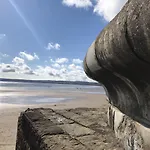 Blue Anchor House - Part Of The The Bay Filey Village With Pool, Gym And Direct Access, Pub, Restaurant, Tennis And Meadows Walks * Reighton
