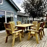 Blue Anchor House - Part Of The The Bay Filey Village With Pool, Gym And Direct Access, Pub, Restaurant, Tennis And Meadows Walks * Reighton