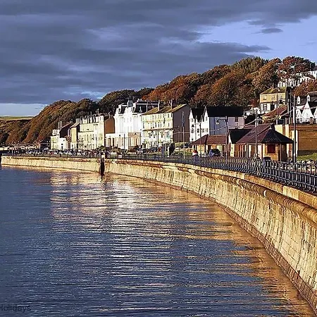 Casa de Férias Blue Anchor House - Part Of The The Bay Filey Village With Pool, Gym And Direct Access, Pub, Restaurant, Tennis And Meadows Walks *