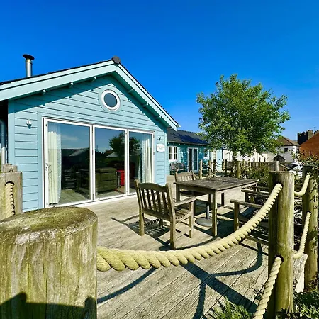 Blue Anchor House - Part Of The The Bay Filey Village With Pool, Gym And Direct Access, Pub, Restaurant, Tennis And Meadows Walks Casa de Férias Reighton